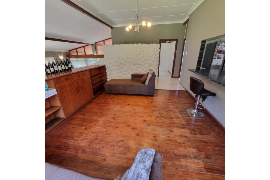 To Let 4 Bedroom Property for Rent in Beacon Bay Eastern Cape